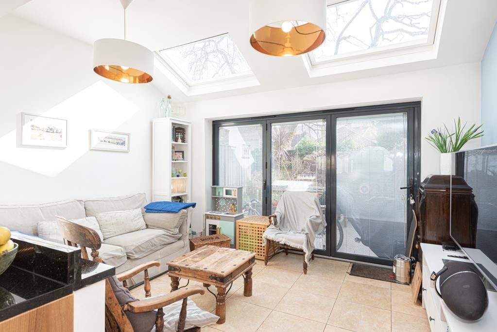 3 bed terraced house to rent in Challoners Close, East Molesey KT8, £