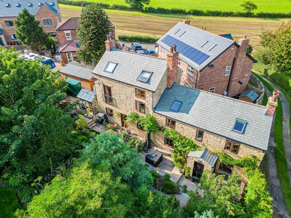 3 bed cottage for sale in Brandy Carr Road, Kirkhamgate, Wakefield WF2