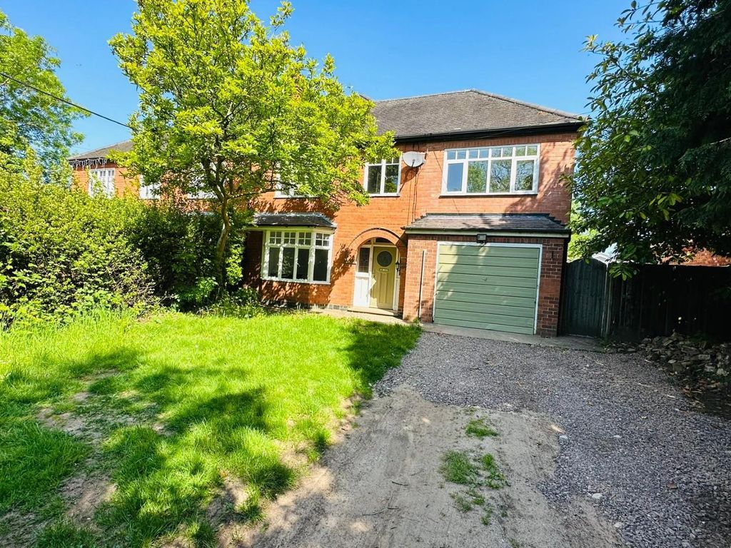 4 bed semidetached house to rent in Deep Lane, Coleshill, Birmingham