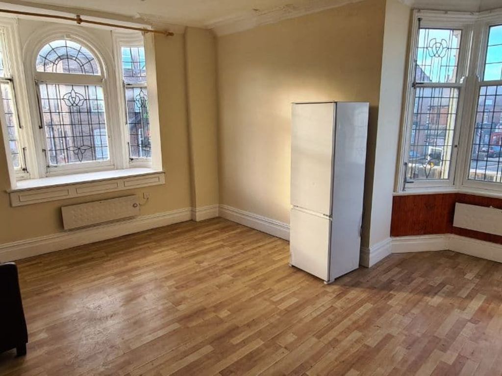 1 bed flat to rent in Dewsbury Road, Beeston, Leeds LS11, £625 pcm Zoopla