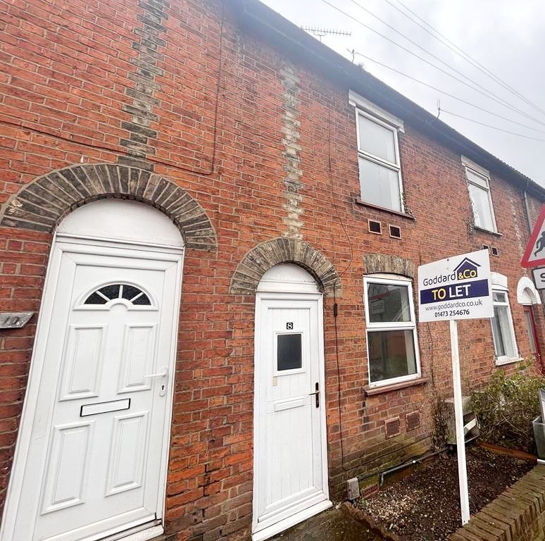 2 bed terraced house to rent in Chevallier Street, Ipswich, Suffolk IP1