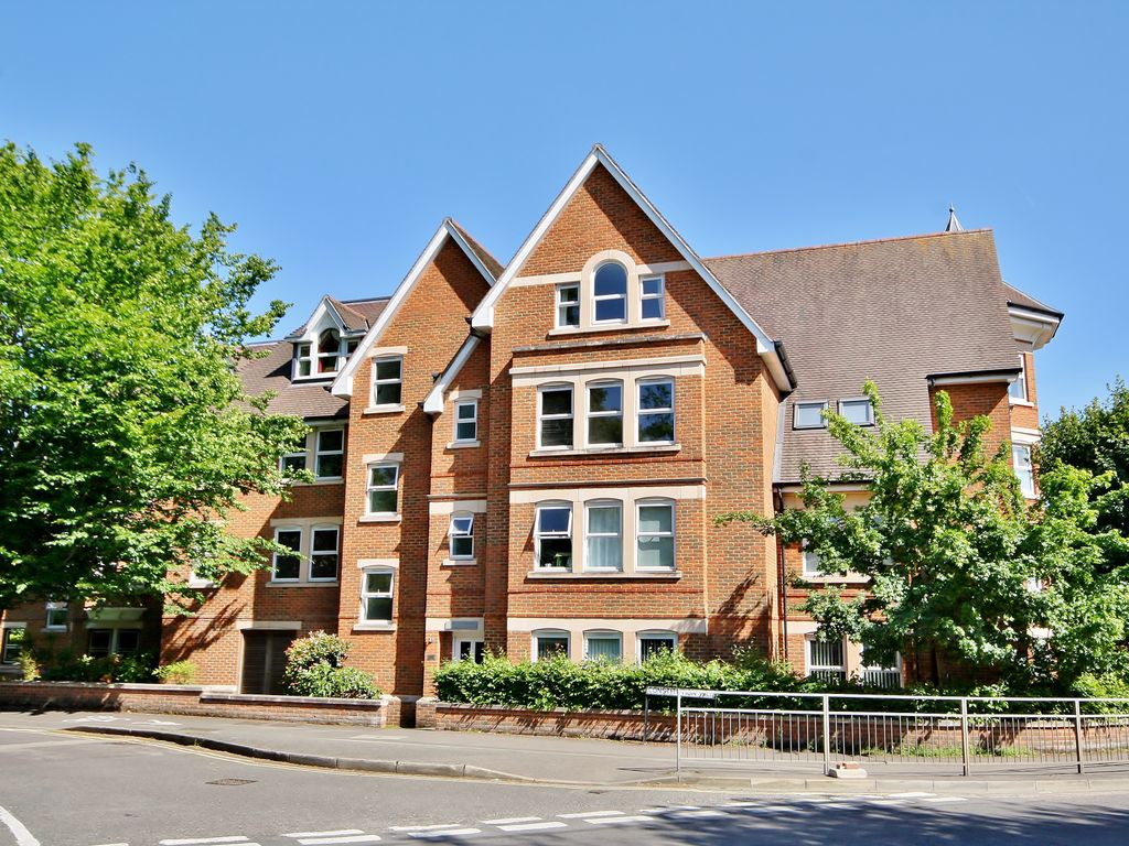 2 bed flat for sale in Constitution Hill, Woking, Surrey GU22 Zoopla