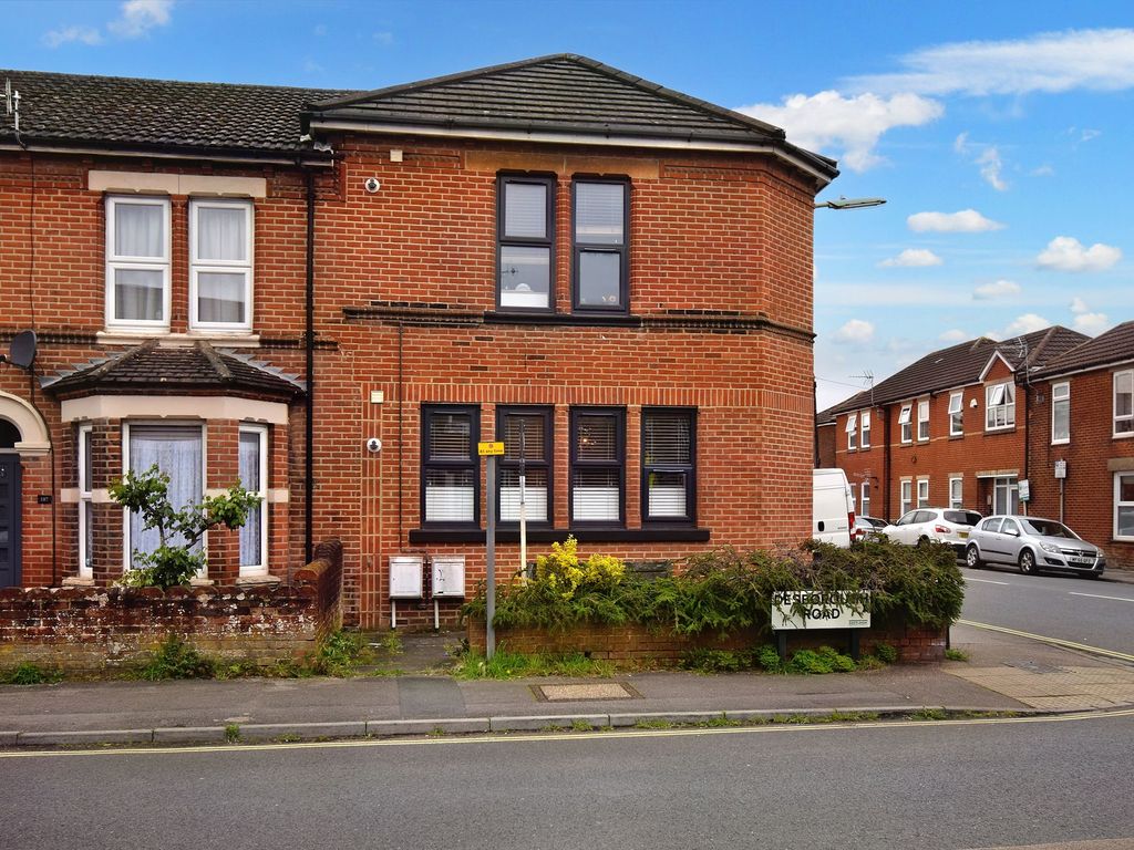 1 bed flat for sale in Desborough Road, St. Johns House SO50 Zoopla