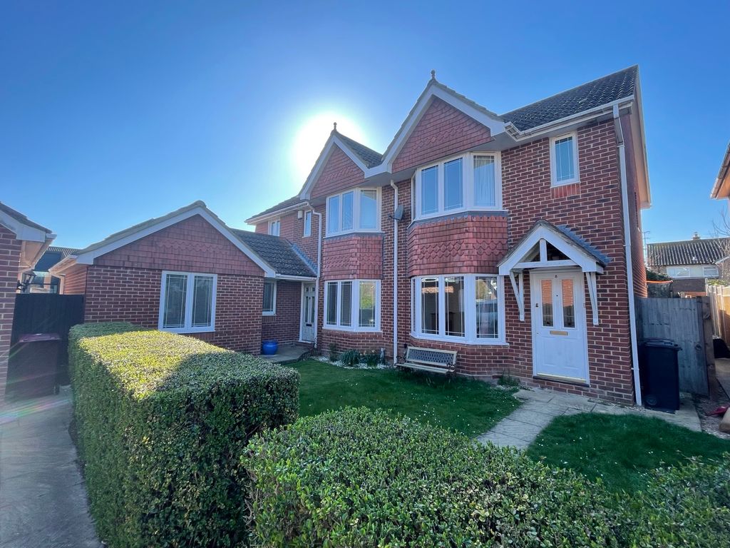 2 bed semidetached house to rent in Grebe Close, Westbourne, Emsworth