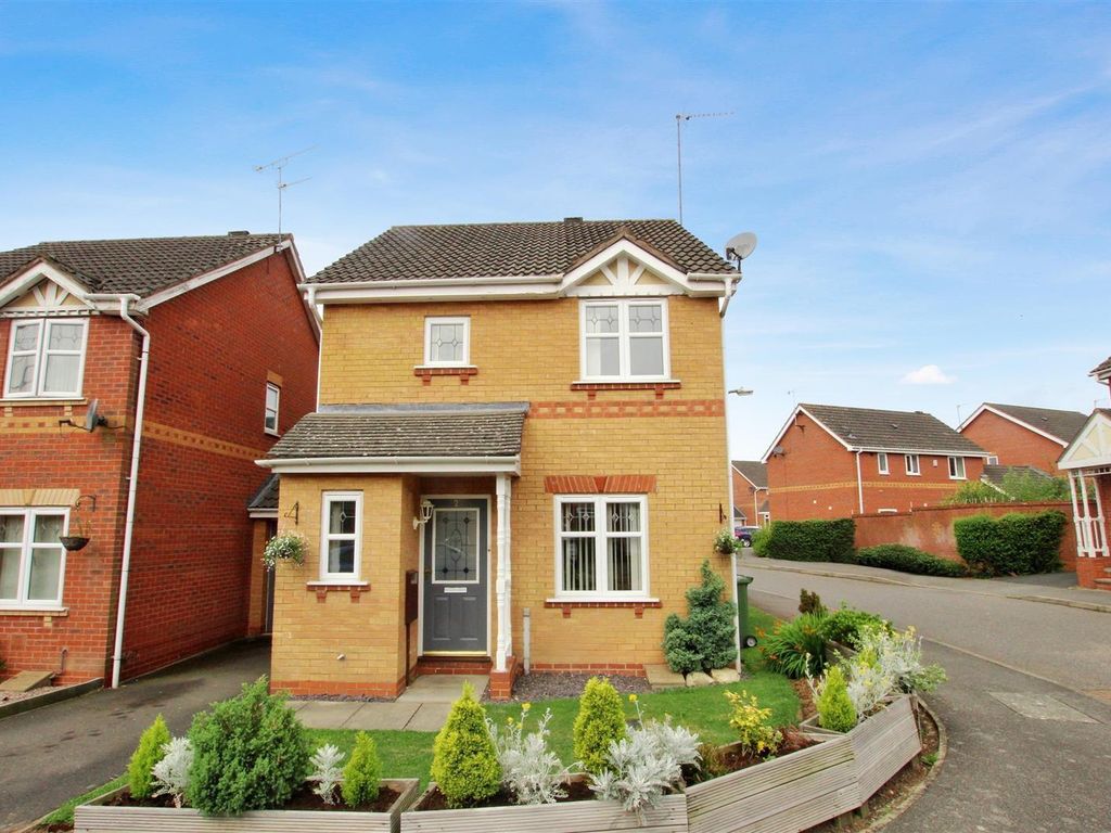 3 bed detached house to rent in Marchwood Close, Redditch B97, £1,250