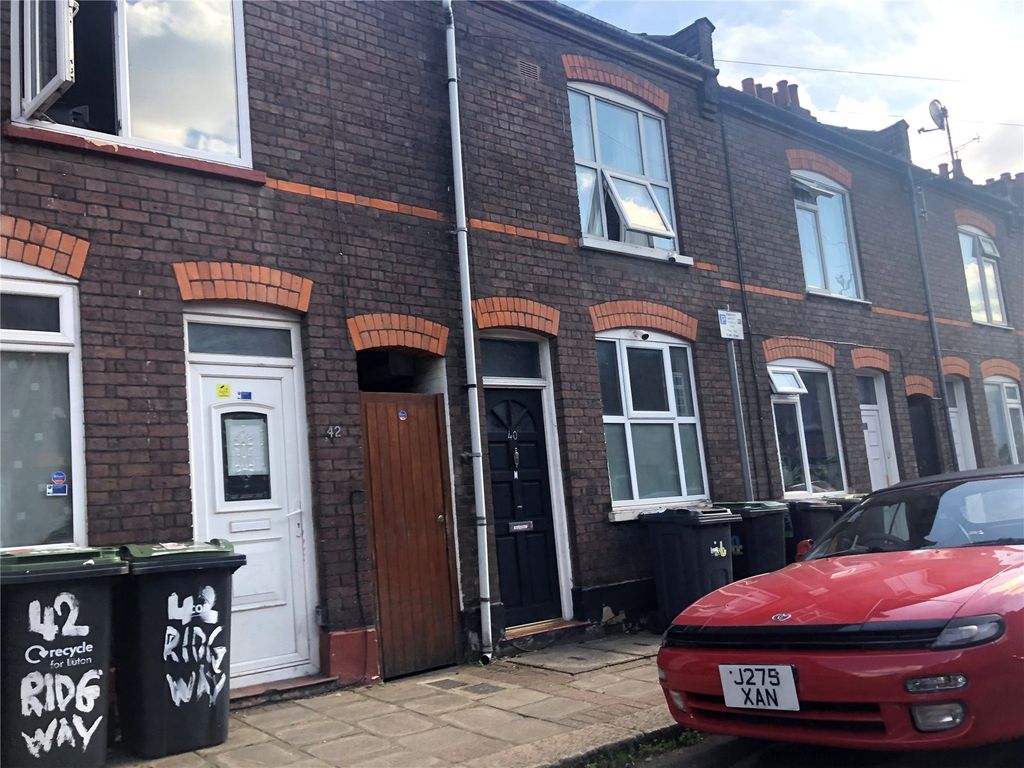 2 bed terraced house for sale in Ridgway Road, Luton, Bedfordshire LU2