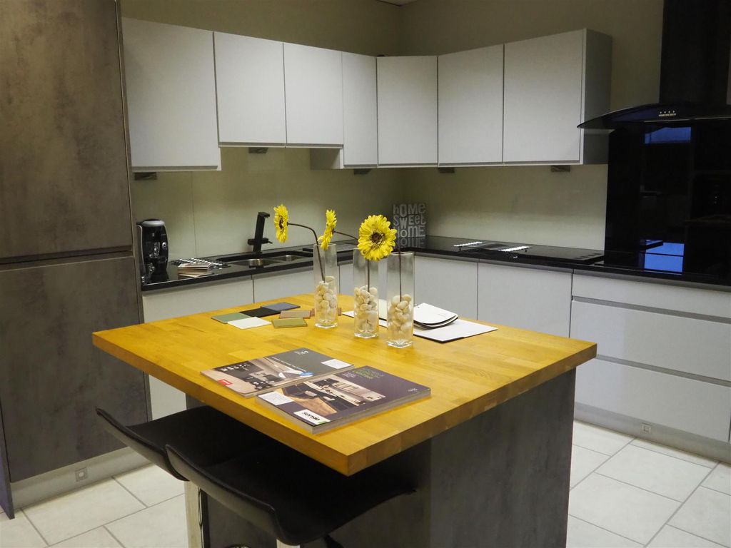 Building/Home Improvement LS27, Morley, West Yorkshire