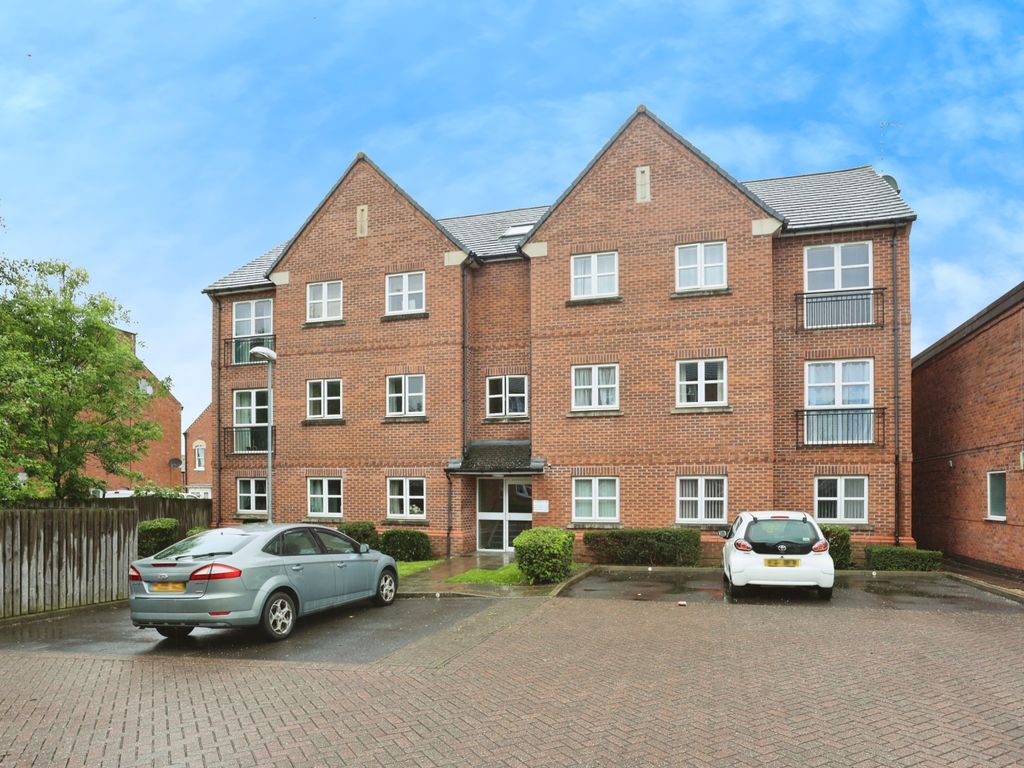 2 bed flat for sale in Knighton Lane, Leicester, Leicestershire LE2, £