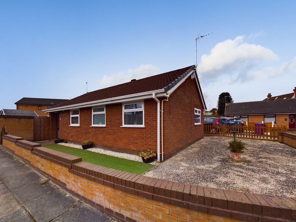 2 bed bungalow for sale in Broad Hey Close, Woolton, Liverpool L25 Zoopla