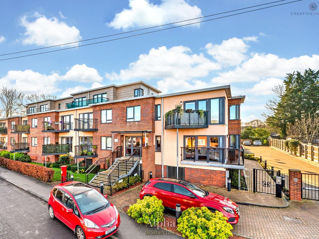 2 bed flat for sale in Pooley Green Road, Egham TW20 Zoopla