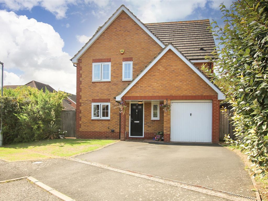 4 bed detached house for sale in Warren Close, Stone, Aylesbury HP17