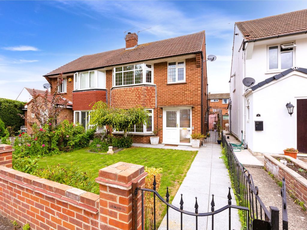 3 bed semidetached house for sale in Greenacre, Dedworth Road, Windsor