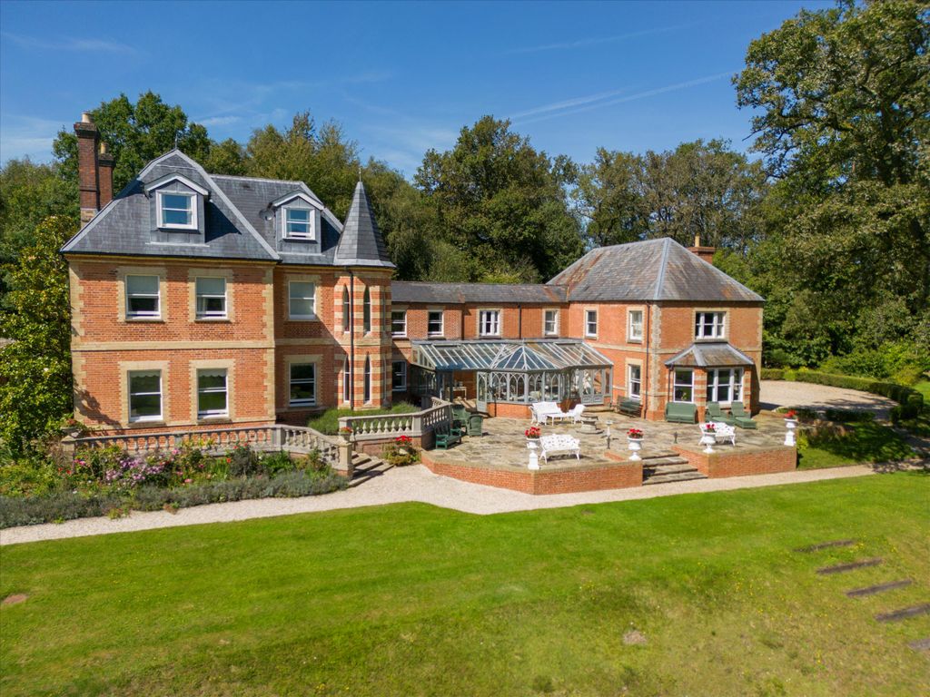 9 bed detached house for sale in Hollington Lane, Woolton Hill, Newbury