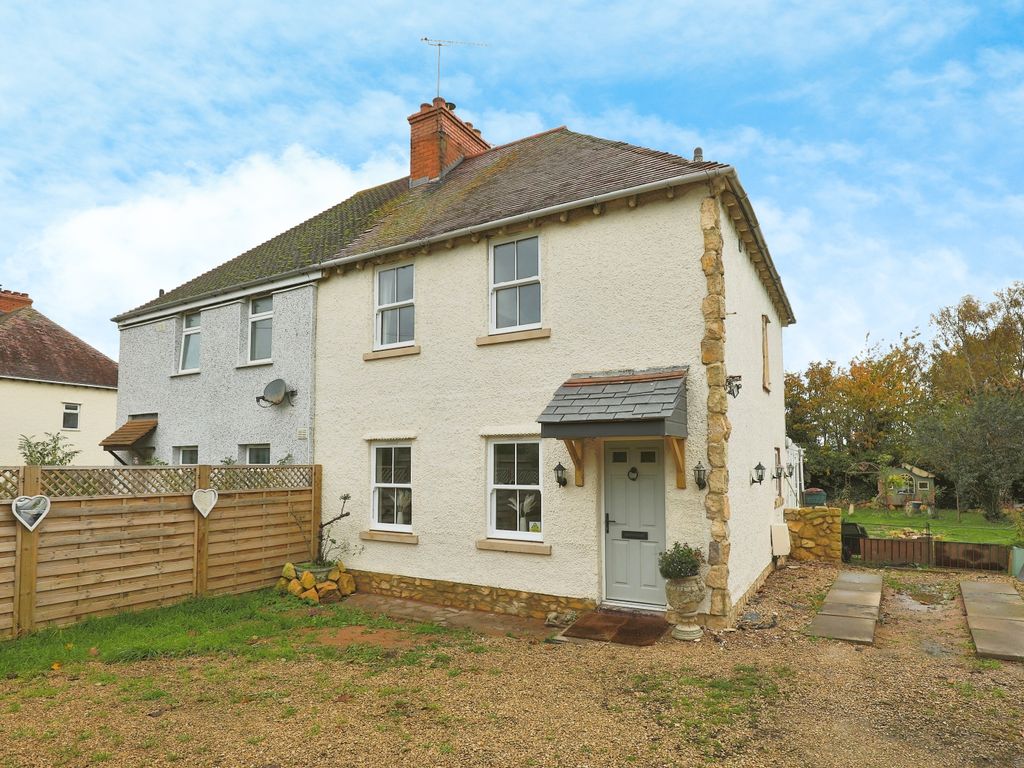 3 bed semidetached house for sale in Badsey Road, Willersey, Broadway, Gloucestershire WR12, £