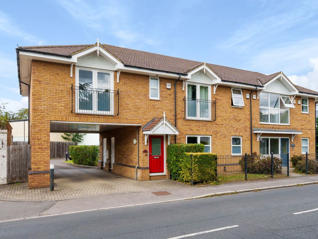 1 bed flat to rent in Green Lane, Shepperton TW17, £1,100 pcm Zoopla