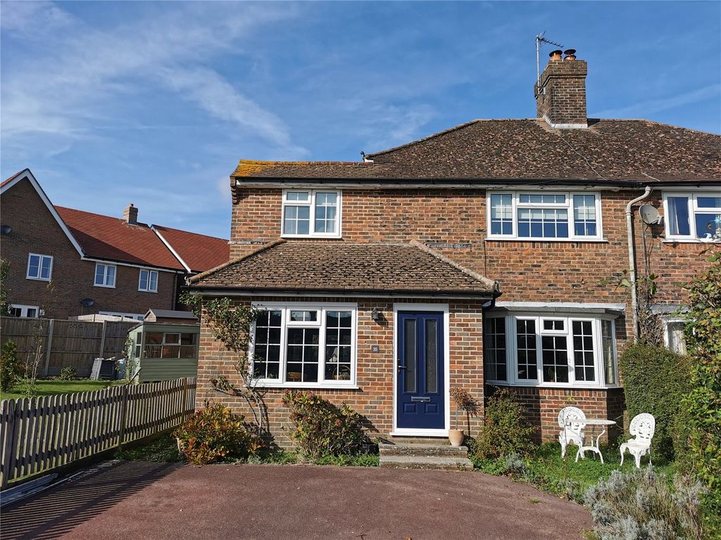 4 bed semidetached house for sale in Mill Mead, Ringmer, Lewes, East