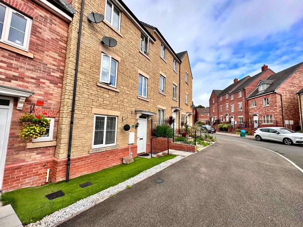 4 bed semidetached house for sale in Meadow Rise, Lydney GL15, £280,000 Zoopla