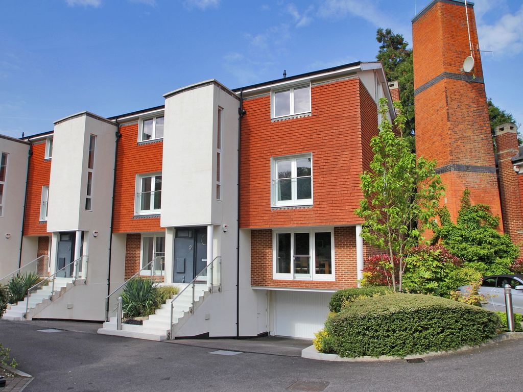 4 bed terraced house for sale in Swan Place, Westerham, Kent TN16, £