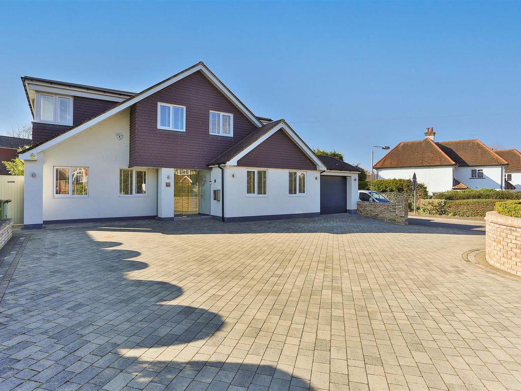 4 bed detached house to rent in Sandy Lane, Cheam, Sutton SM2, £4,750