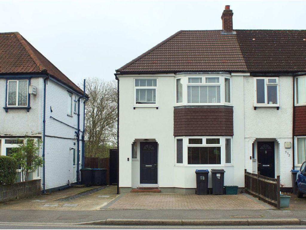 3 bed end terrace house for sale in Kingston Road, New Malden KT3, £