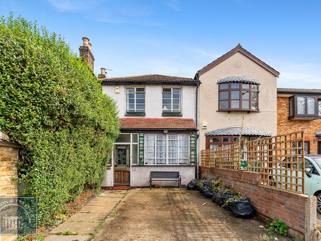 3 Bed End Terrace House For Sale In New Wanstead London E11 Zoopla