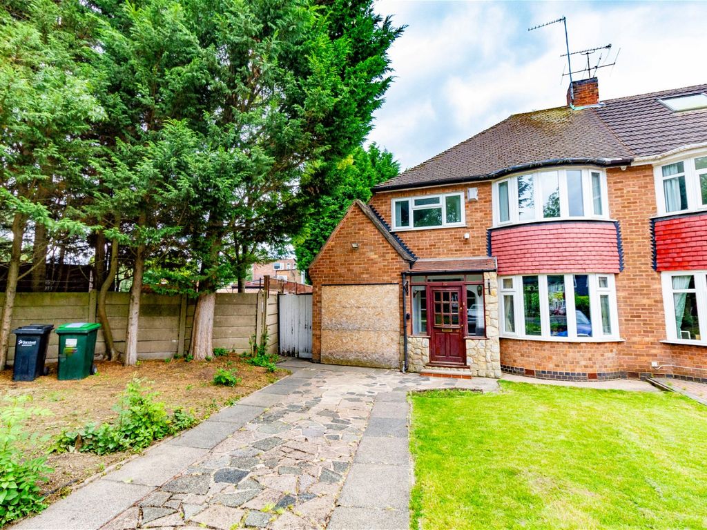 3 bed semidetached house for sale in Pear Tree Close, Birmingham B43