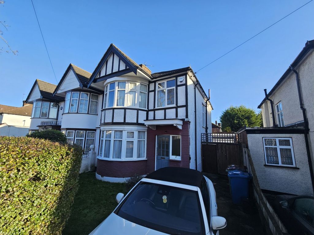 3 bed semidetached house for sale in Kingshill Avenue, Harrow HA3, £