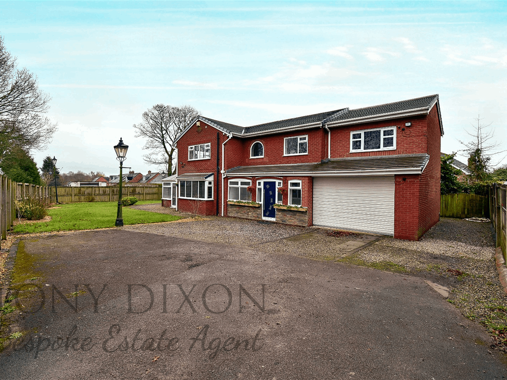 4 bed detached house for sale in Mercer Court, Rawlinson Lane, Heath