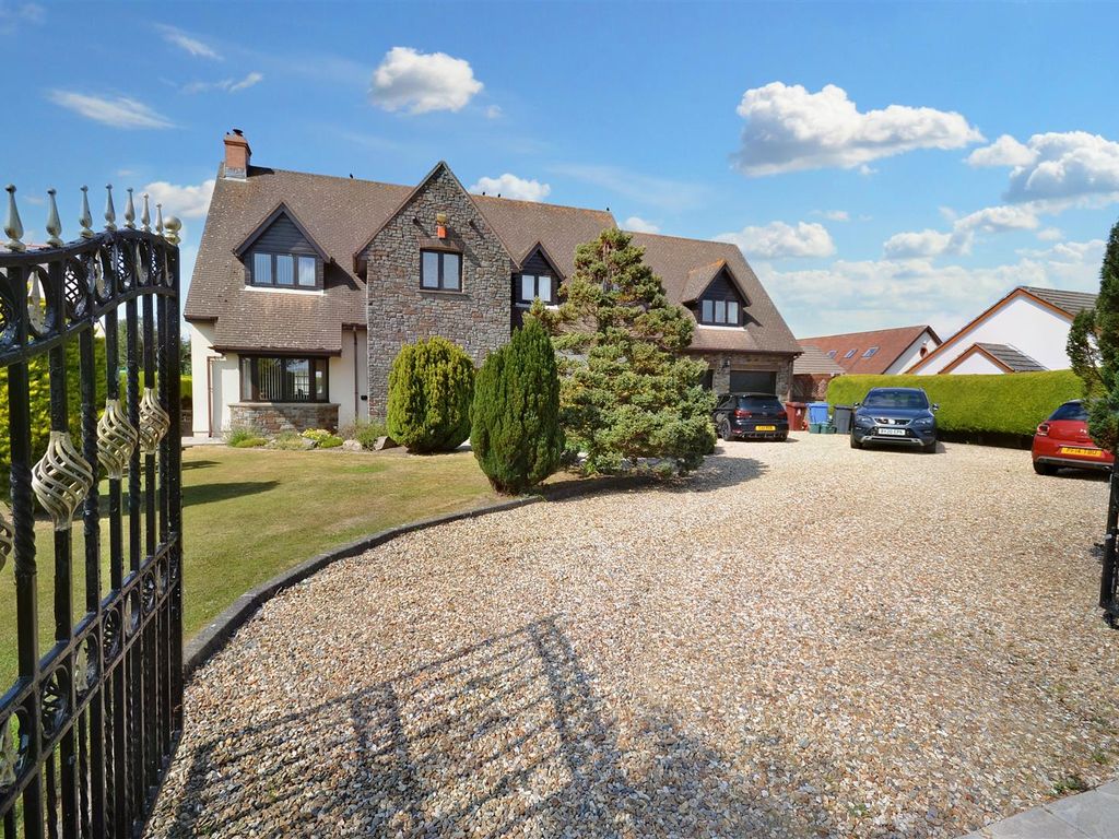 6 bed detached house for sale in Brickhurst Park, Johnston