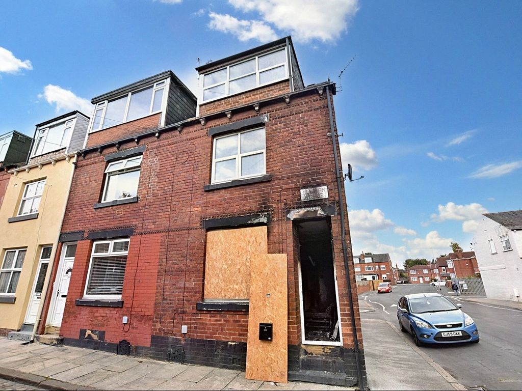4 bed terraced house for sale in Dawlish Avenue, Leeds, West Yorkshire