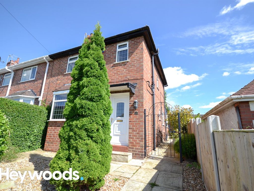 3 bed town house for sale in Mayfield Place, May Bank, NewcastleUnder