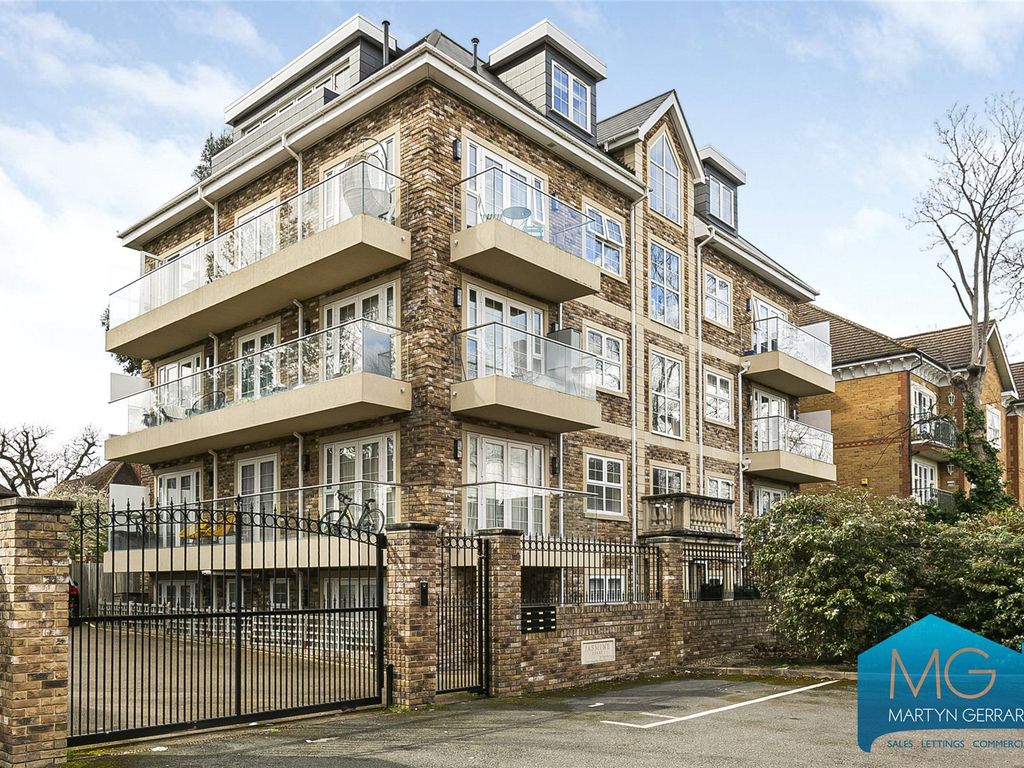 3 bed flat for sale in Freshfield Drive, Southgate N14, £600,000 Zoopla