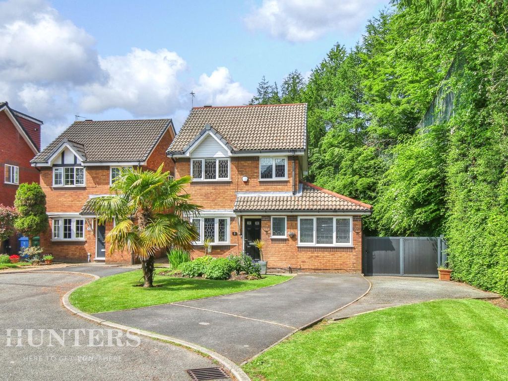 3 bed detached house for sale in Littondale Close, Royton, Oldham OL2, £310,000 Zoopla