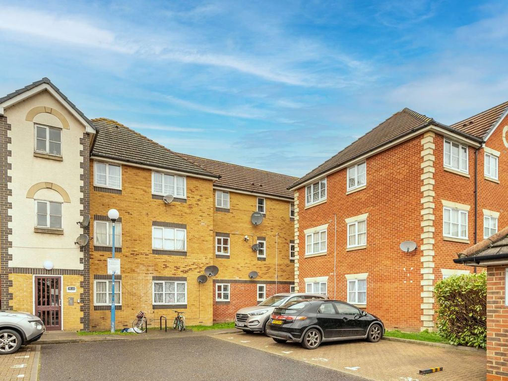 2 bed flat for sale in Blessing Way, Barking IG11 Zoopla