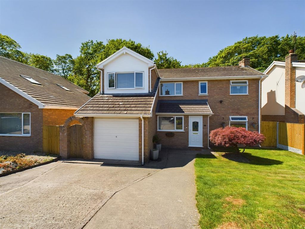 4 bed detached house for sale in Trem Y Nant, Coed Y Glyn, Wrexham LL13