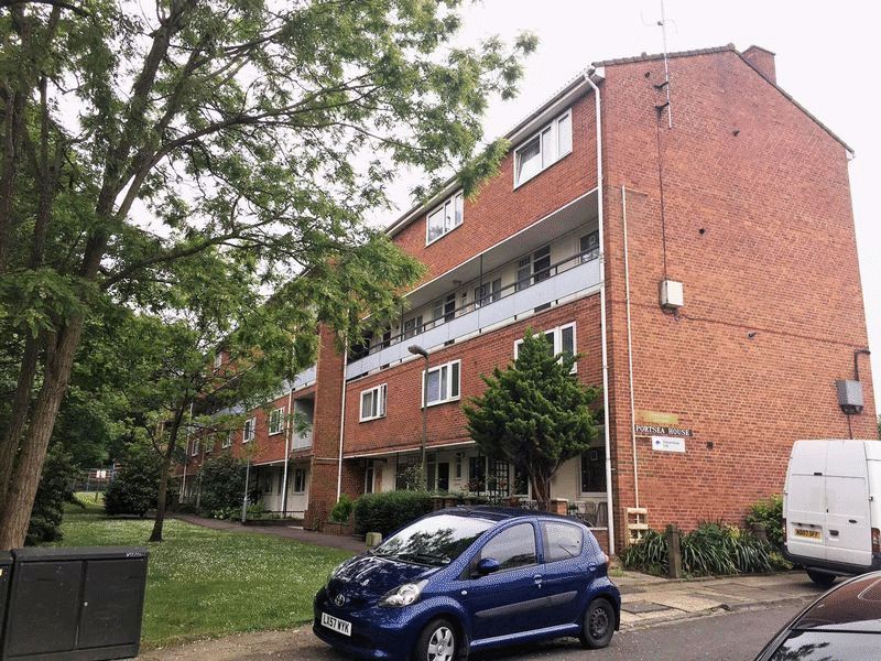 3 bed flat to rent in Petersfield Rise, London SW15, £2,650 pcm Zoopla