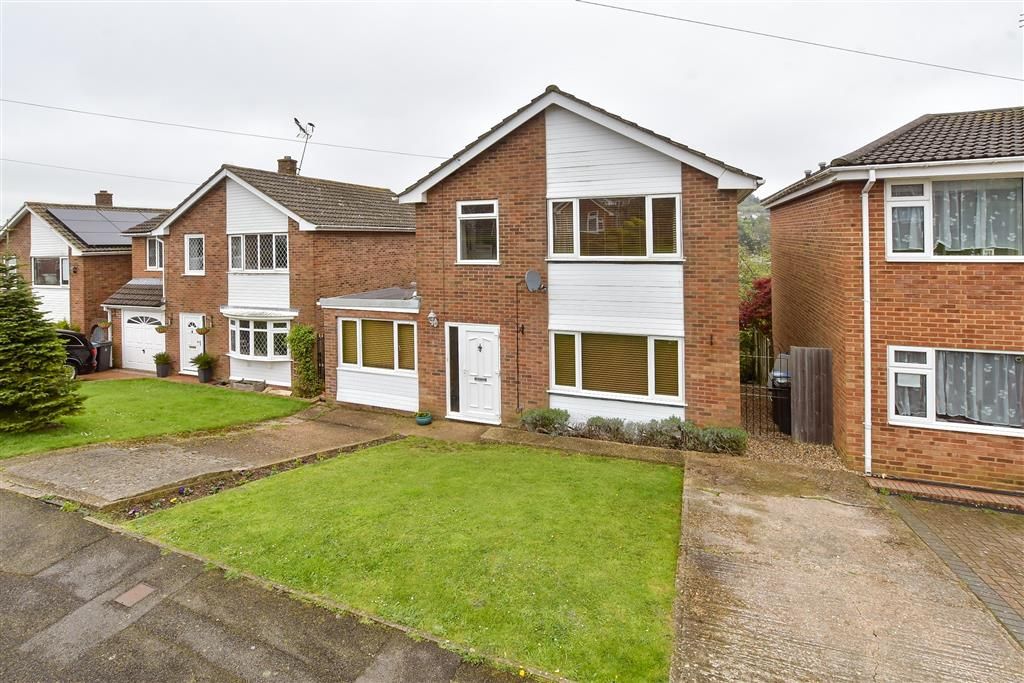 4 bed detached house for sale in Lyndhurst Road, River, Dover, Kent