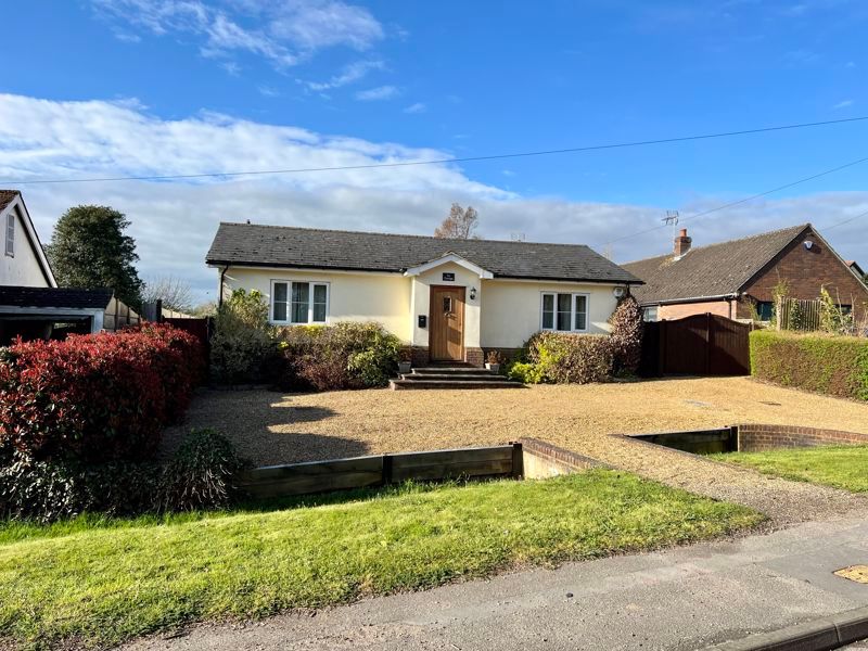 3 bed detached bungalow for sale in Feathers Hill, Hatfield Broad Oak