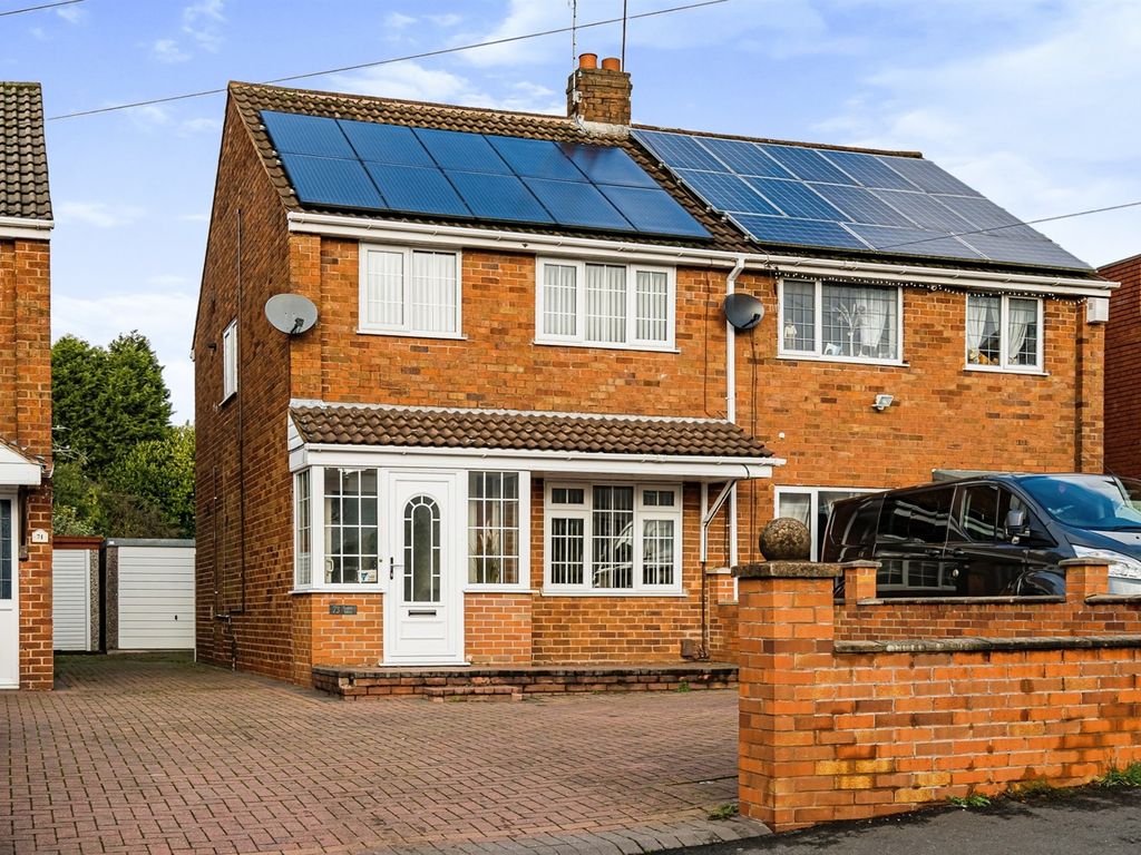 3 bed semidetached house for sale in Queen Street, Brierley