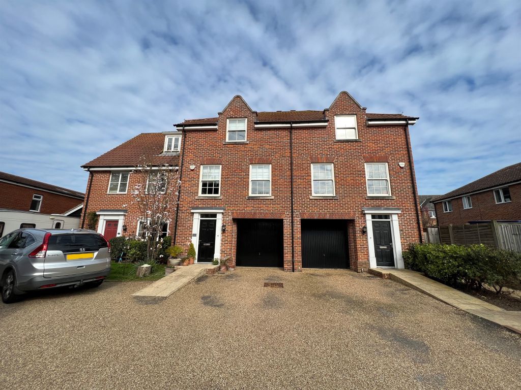 3 bed semidetached house for sale in Tower Road, Felixstowe IP11 Zoopla