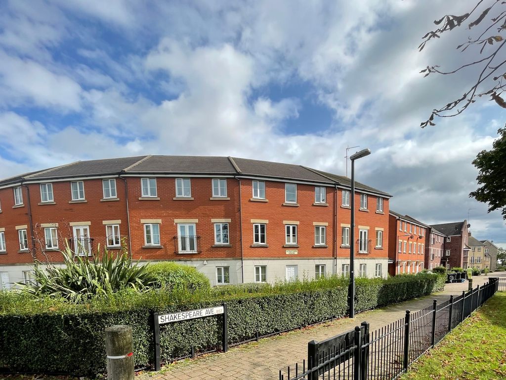 2 bed flat to rent in Filton Avenue, Bristol BS7, £1,300 pcm Zoopla