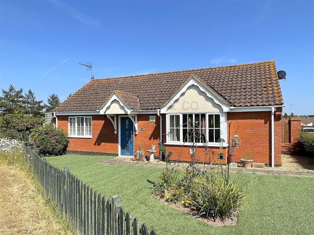2 bed detached bungalow for sale in Fordson Way, Carlton Colville