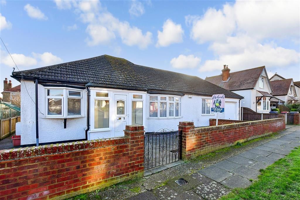 3 bed detached bungalow for sale in Linden Avenue, Herne Bay, Kent CT6