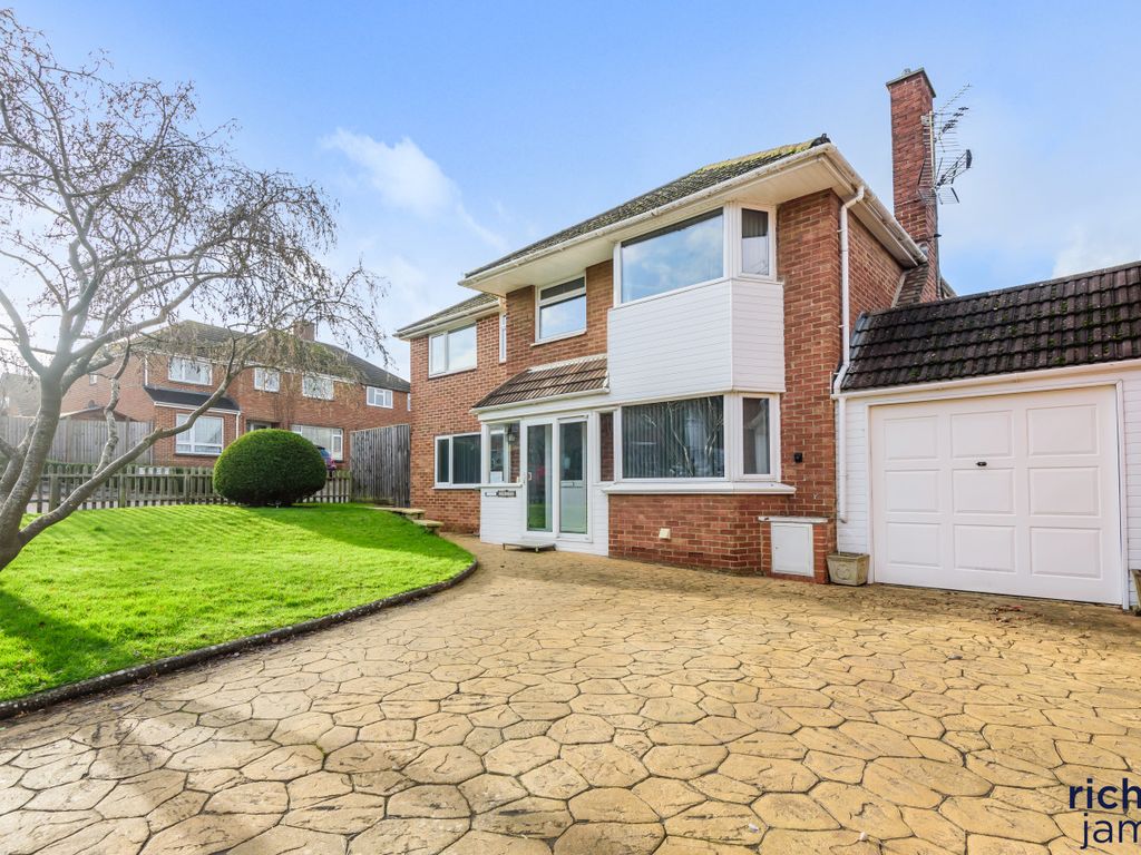 5 bed detached house for sale in Cleeve Lawns, Lawn, Swindon SN3 Zoopla