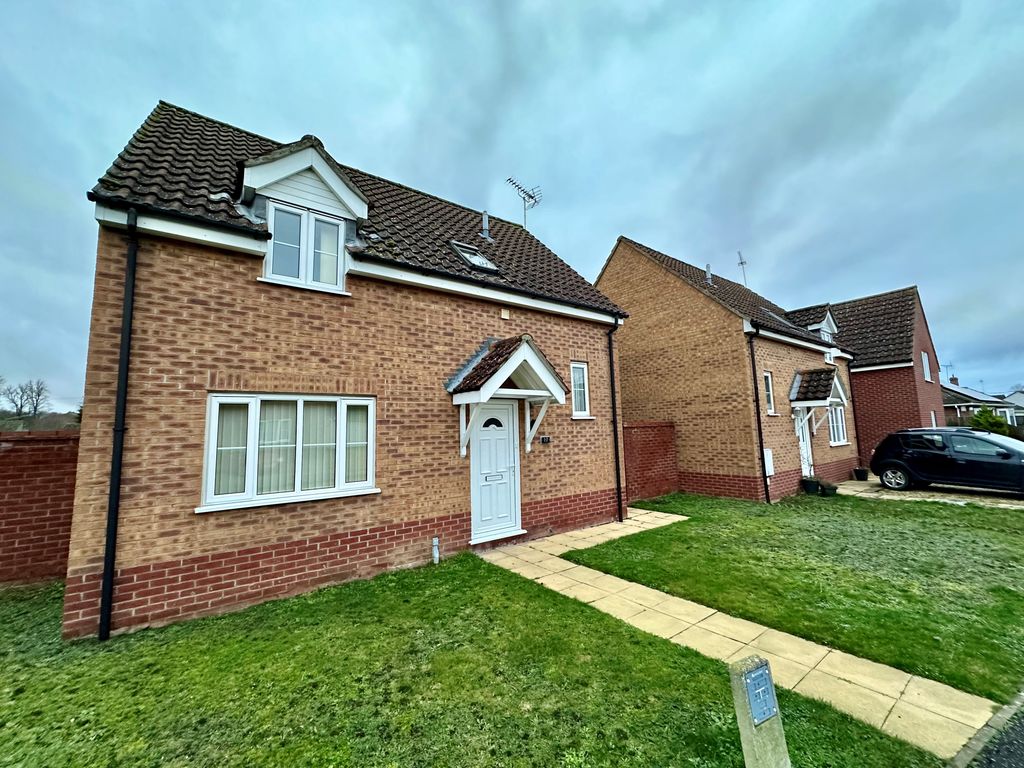 3 bed property to rent in Cromwell Road, Weeting, Brandon IP27, £1,100