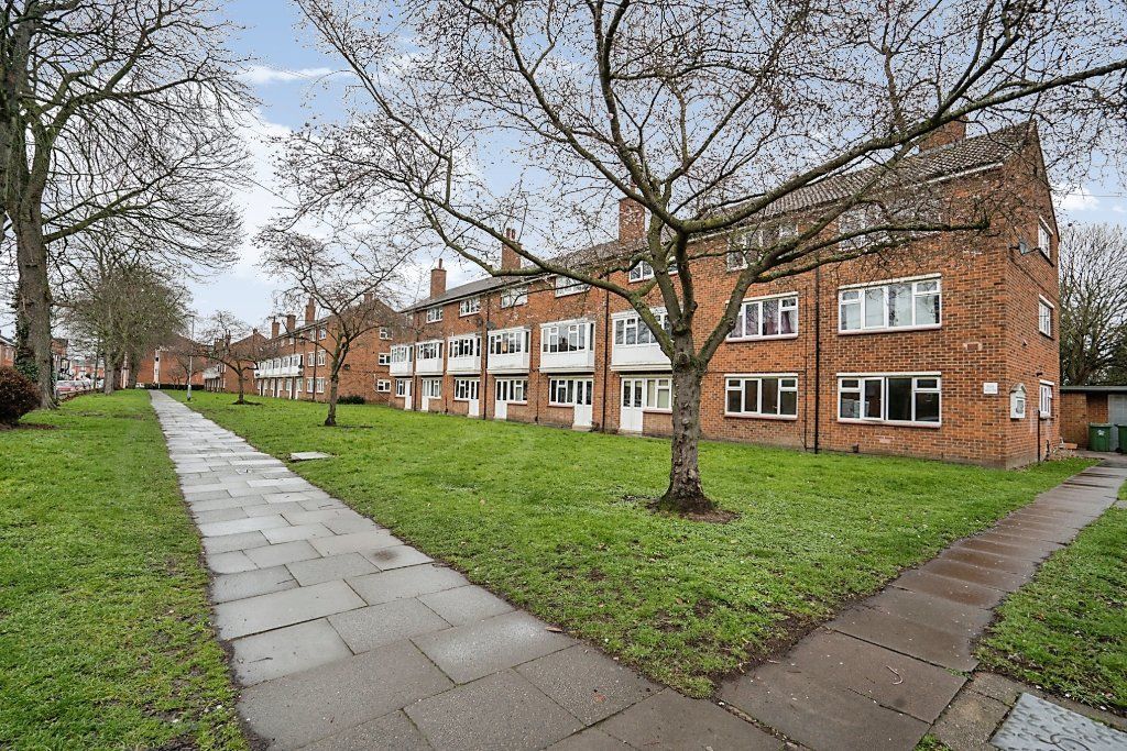 2 bed flat for sale in Victoria Street, Loughborough, Leicestershire