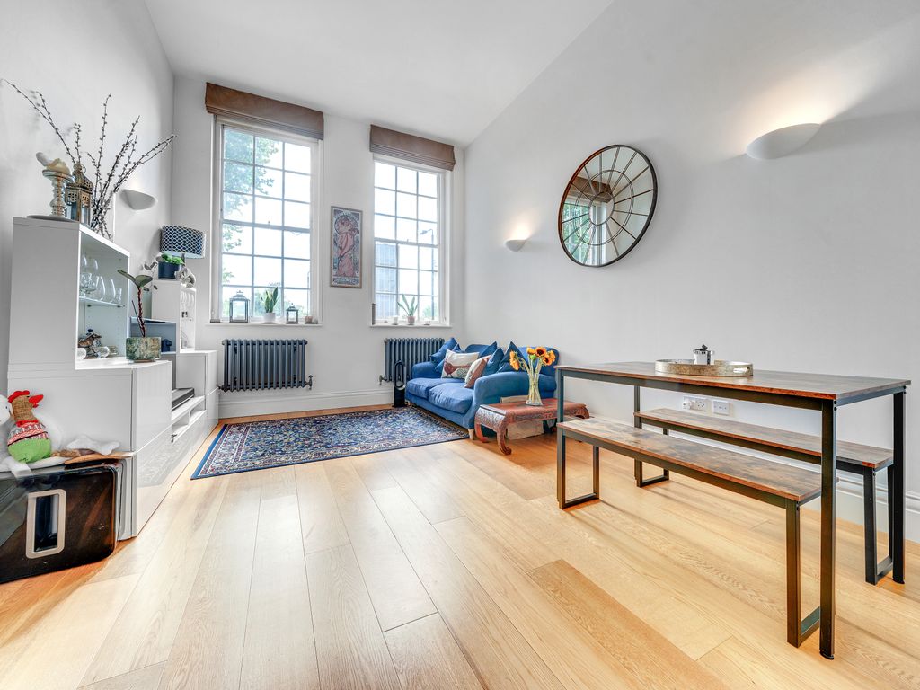 2 bed flat for sale in Searle House, Battersea Park Road, London SW11