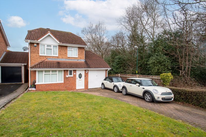 3 bed detached house for sale in Saxon Wood Close, Northfield