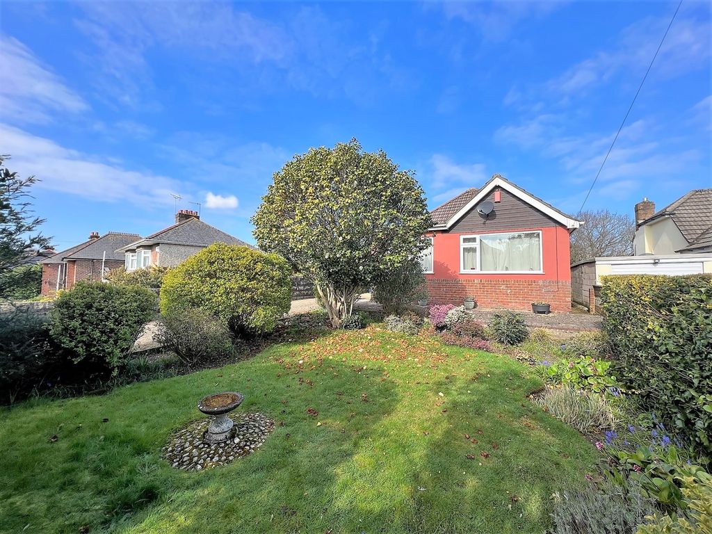 2 bed bungalow for sale in Foxholes Road, Oakdale, Poole BH15 Zoopla