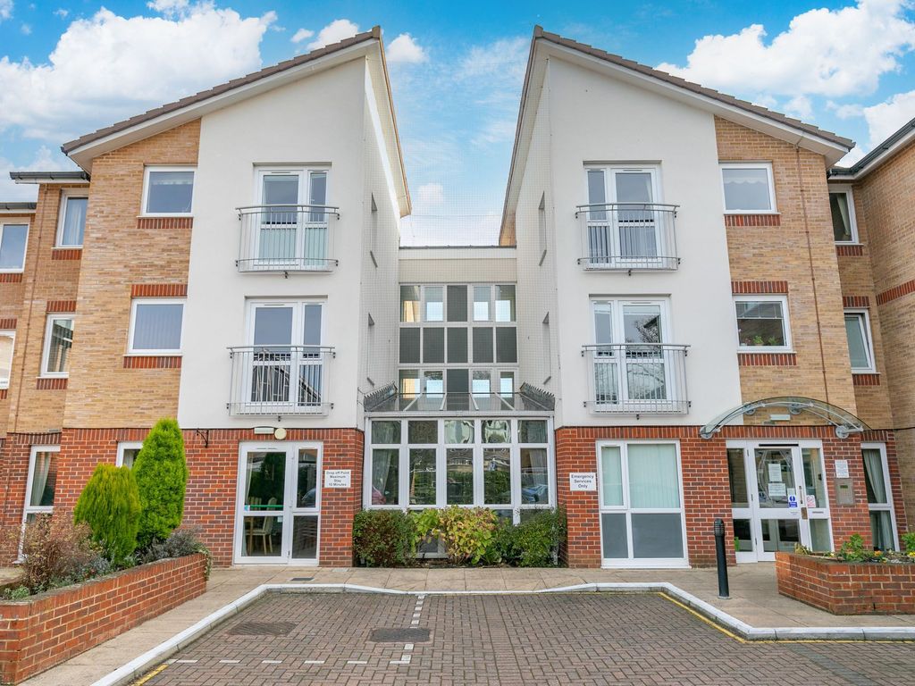 1 bed flat to rent in Millfield Court, Ifield, Crawley RH11, £850 pcm